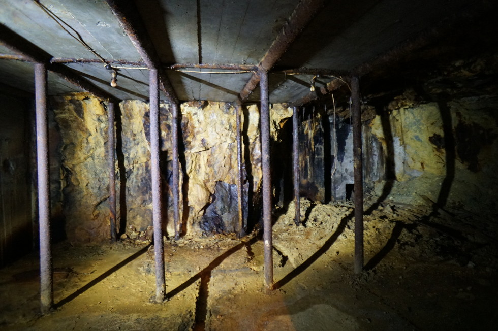 細倉マインパークの鉱山内のシャワー室跡